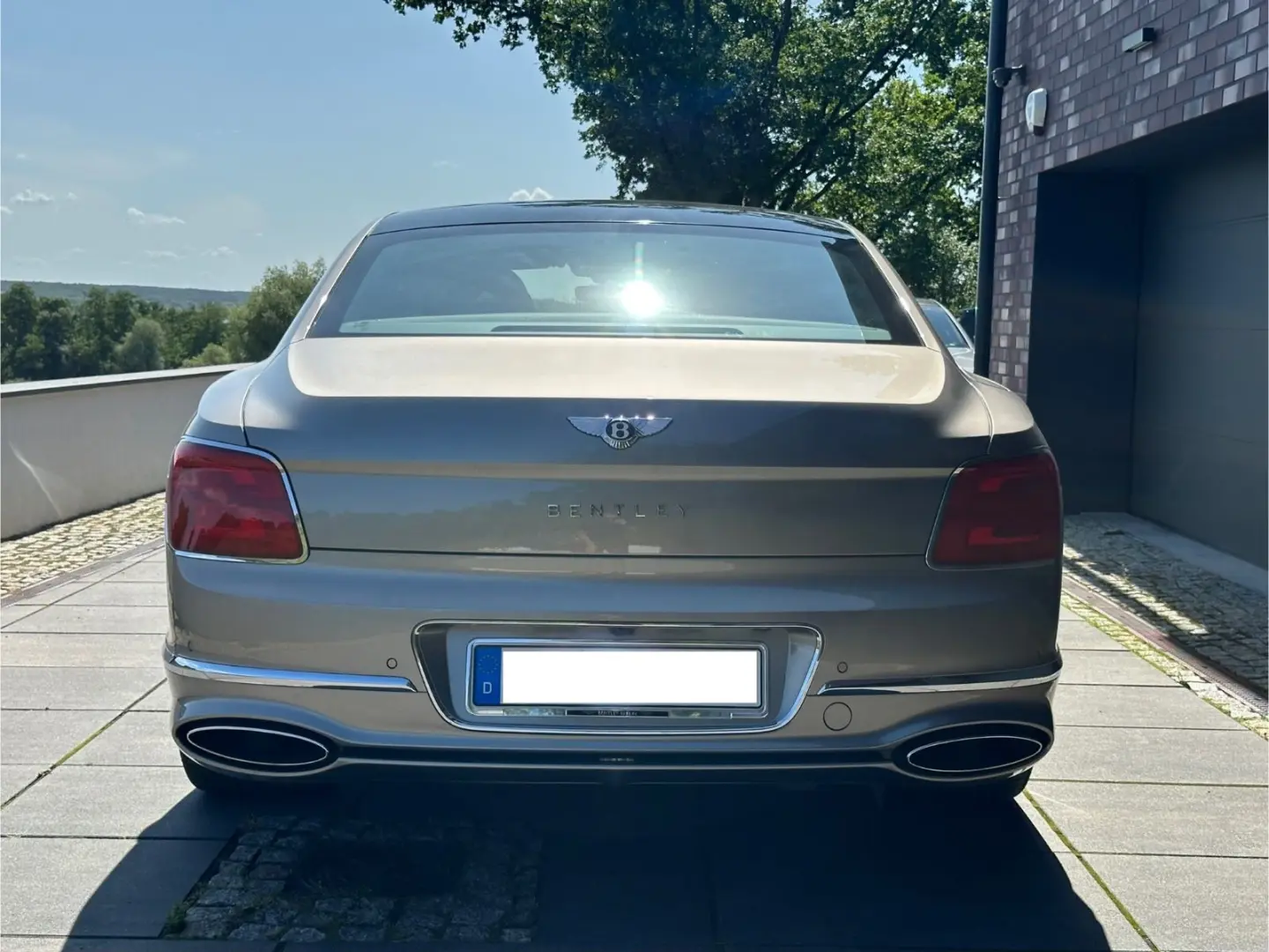 Flying Spur 6.0 W12 1 Hand