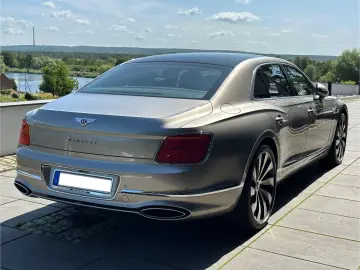 Flying Spur 6.0 W12 1 Hand