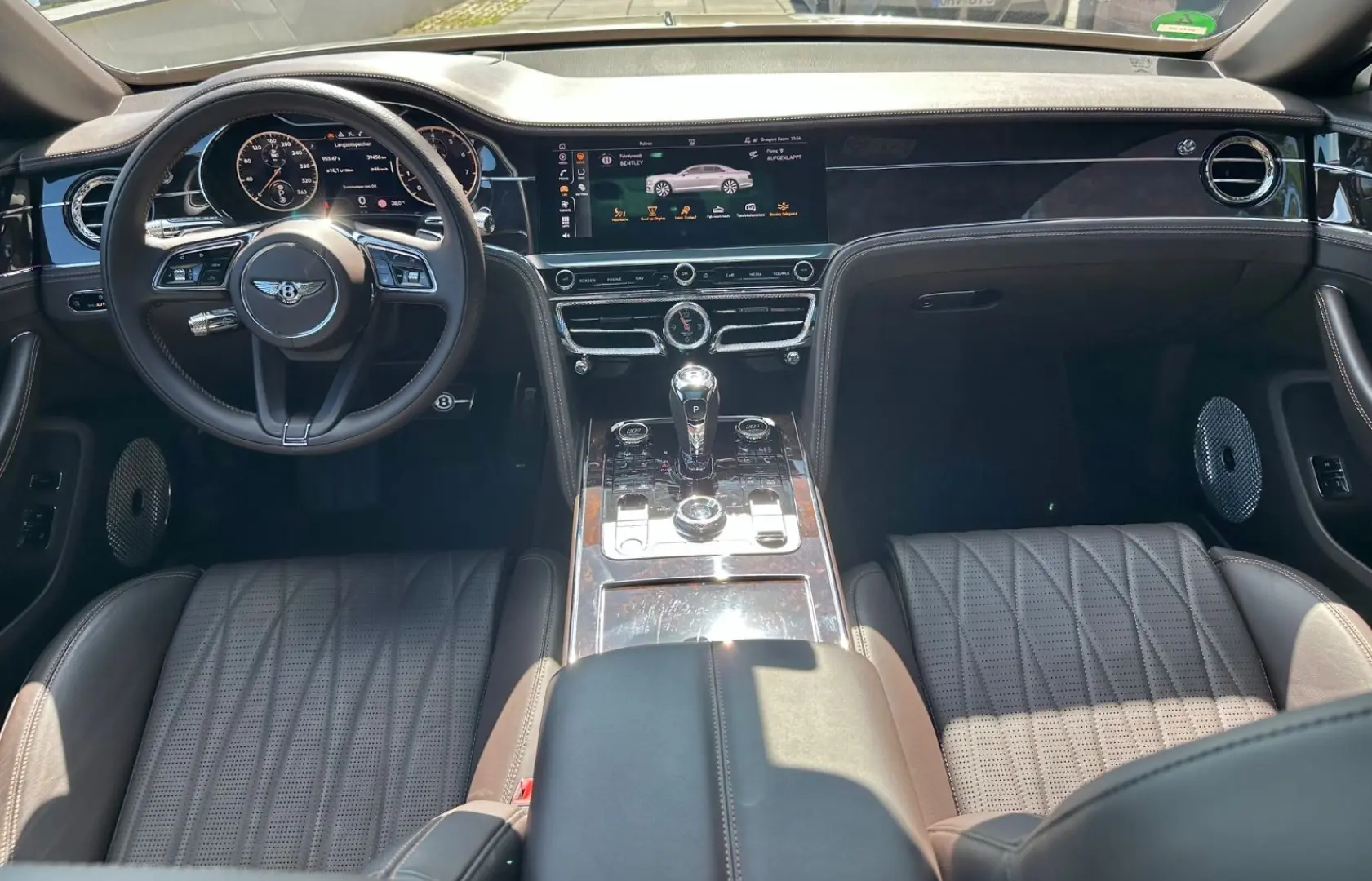 Flying Spur 6.0 W12 1 Hand