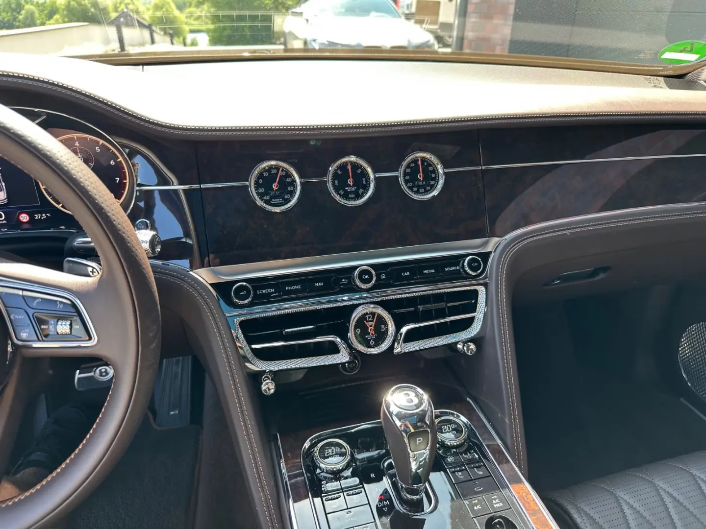 Flying Spur 6.0 W12 1 Hand