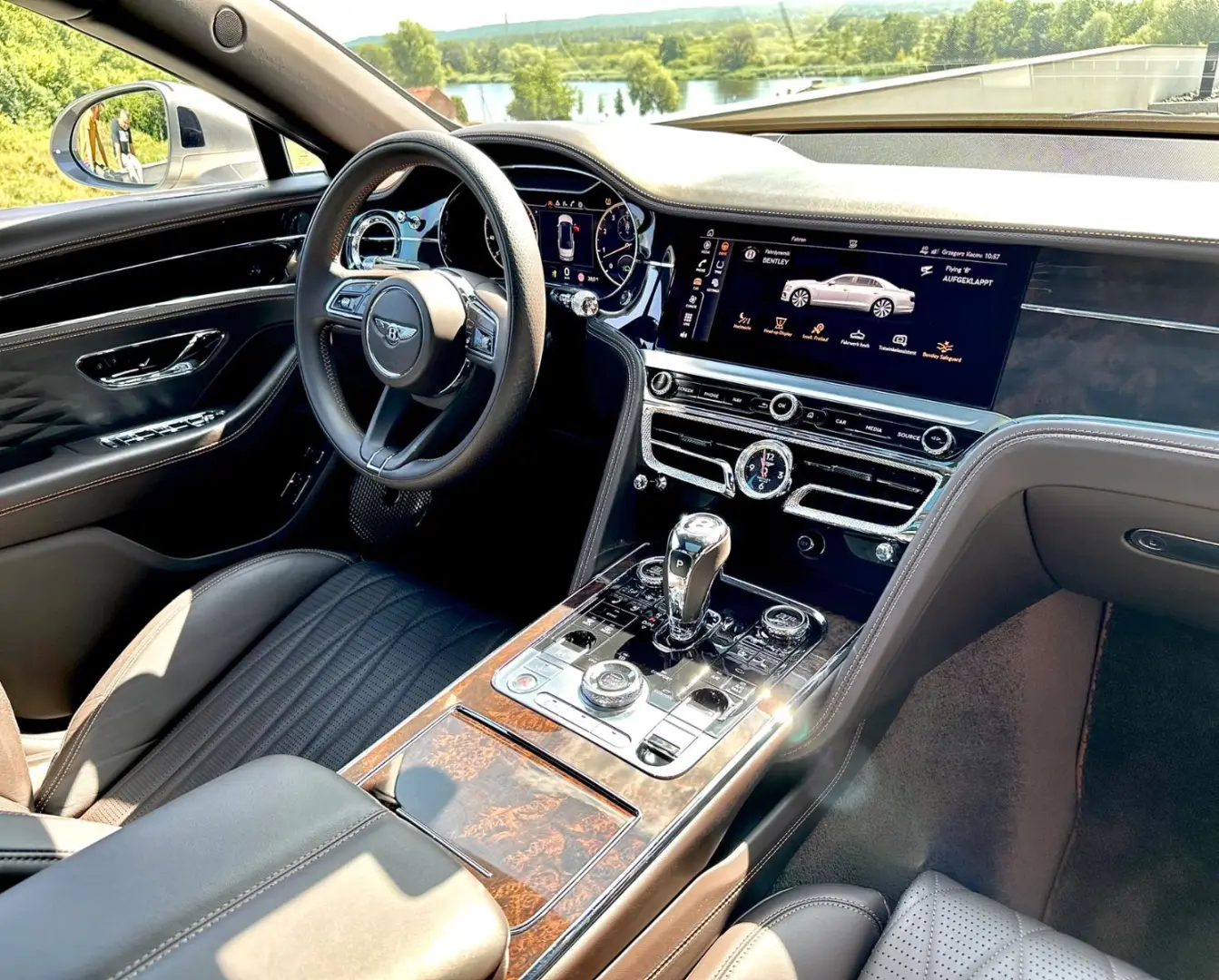 Flying Spur 6.0 W12 1 Hand