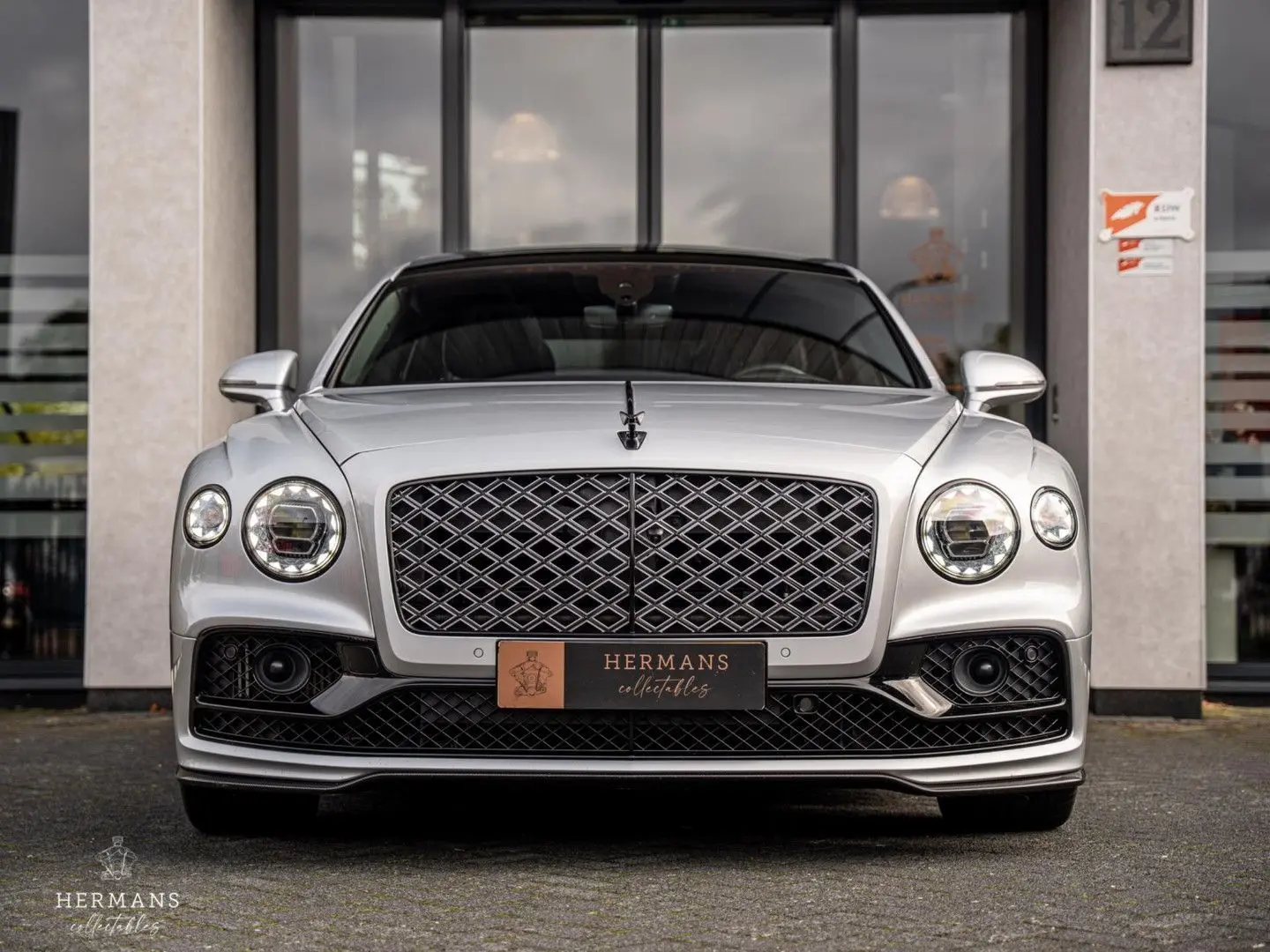 Flying Spur 2.9 V6 Hybrid   1st Owner   Rotating