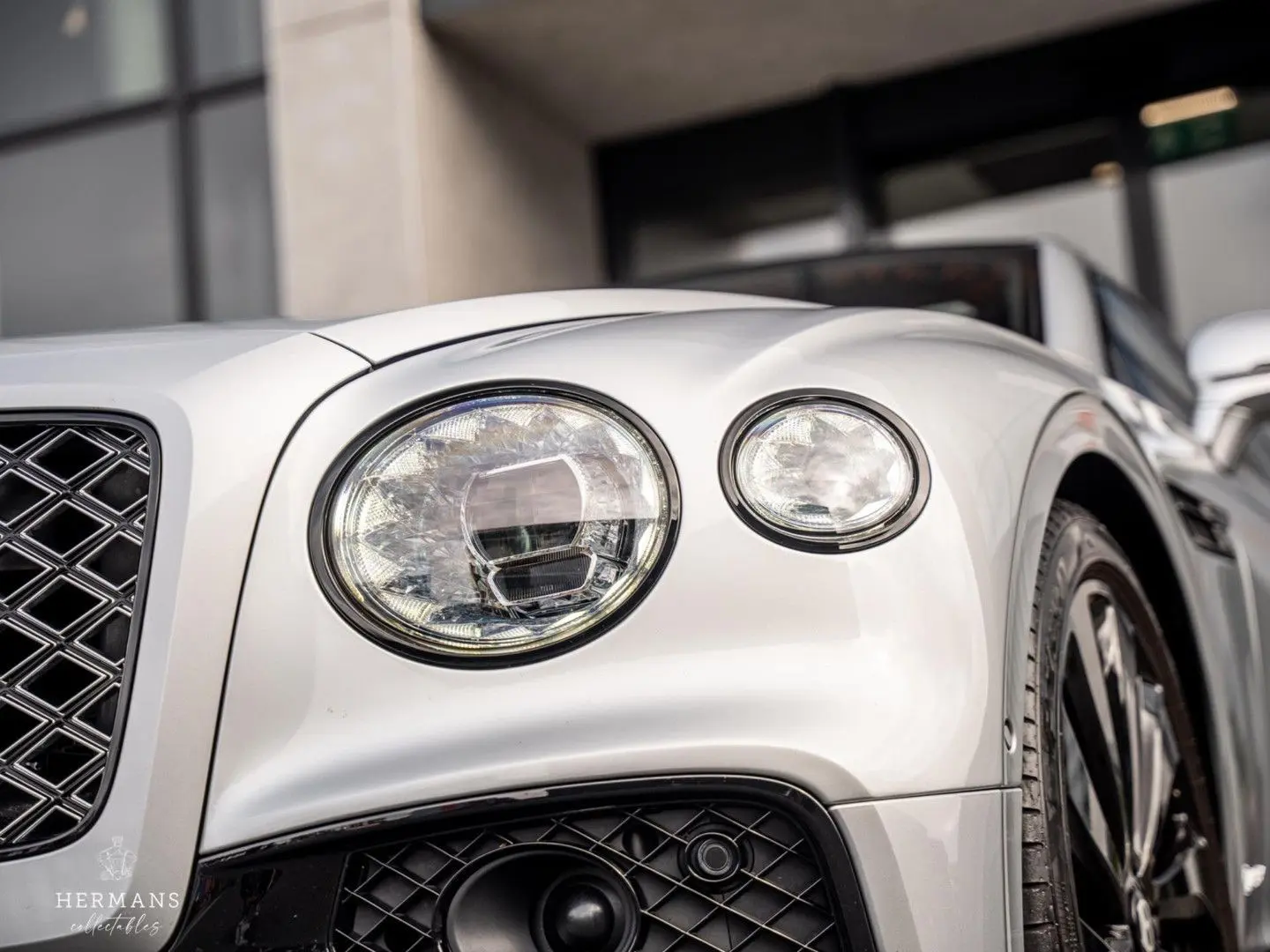 Flying Spur 2.9 V6 Hybrid   1st Owner   Rotating