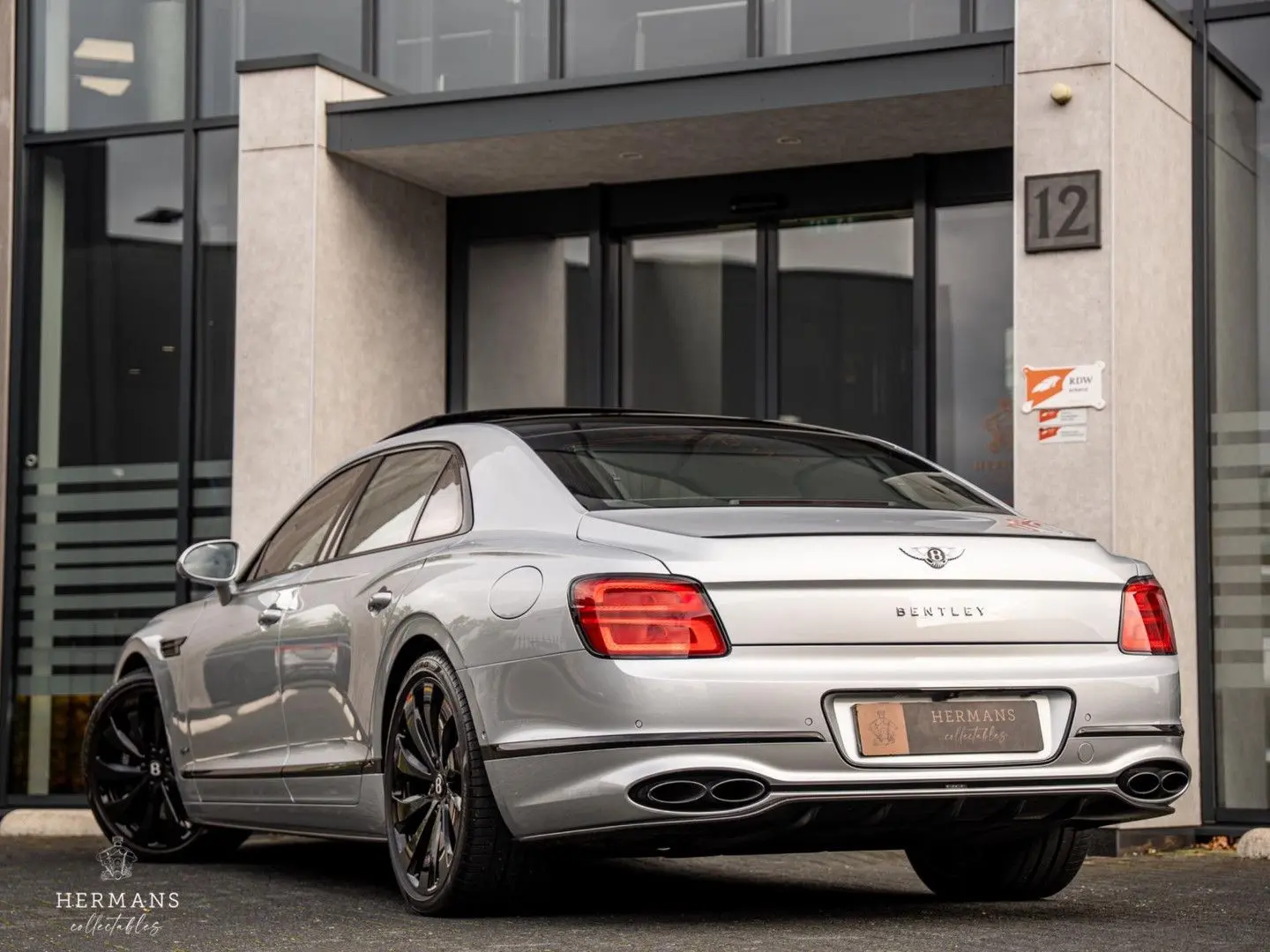 Flying Spur 2.9 V6 Hybrid   1st Owner   Rotating