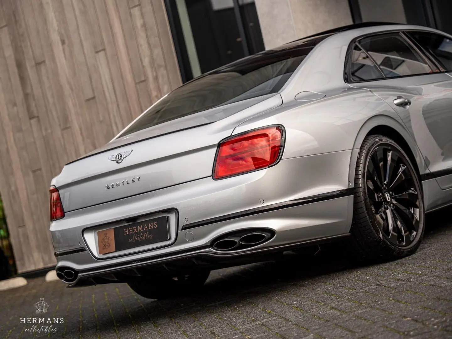 Flying Spur 2.9 V6 Hybrid   1st Owner   Rotating