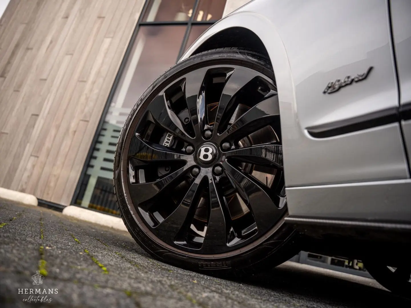 Flying Spur 2.9 V6 Hybrid   1st Owner   Rotating