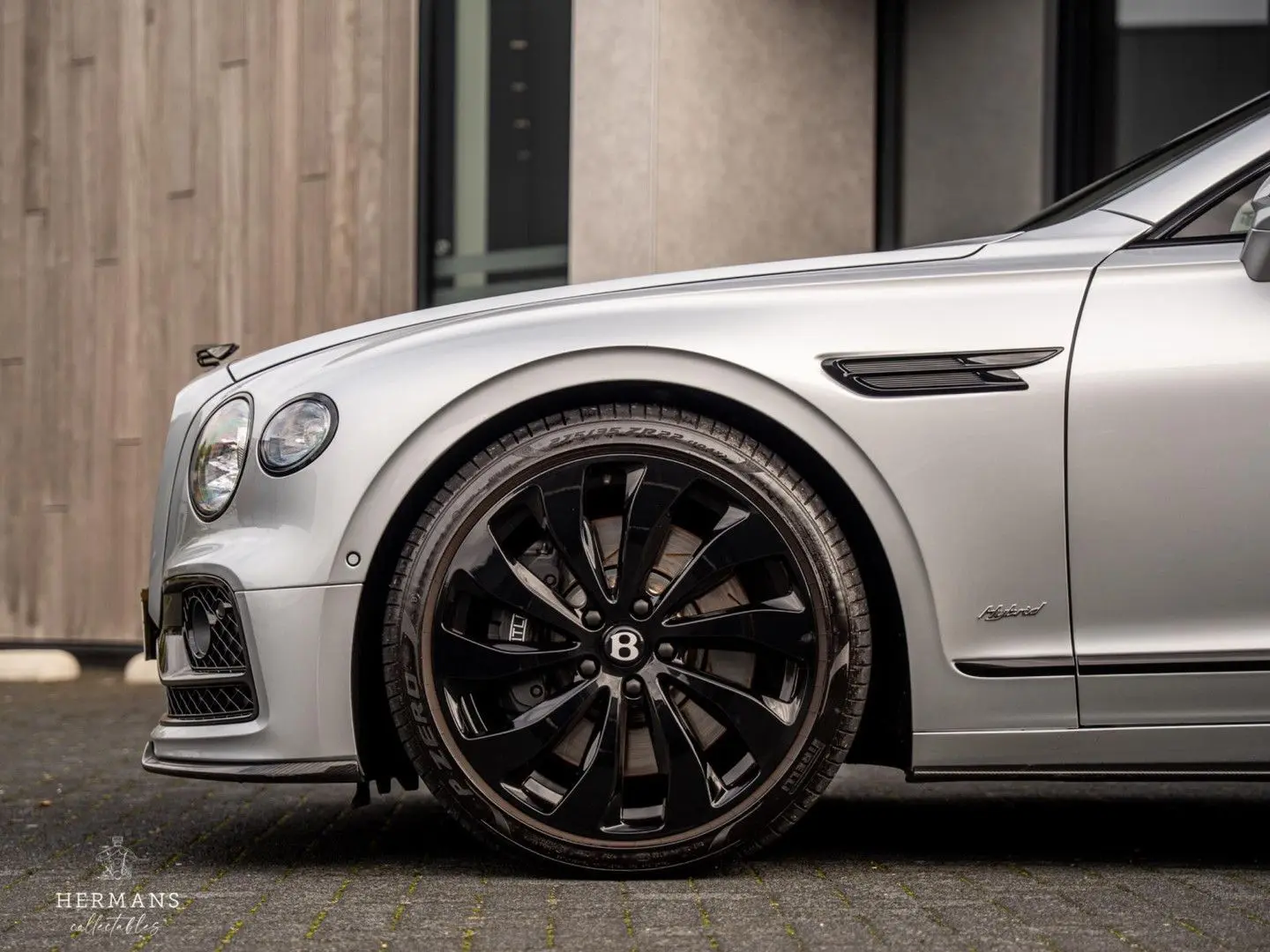 Flying Spur 2.9 V6 Hybrid   1st Owner   Rotating