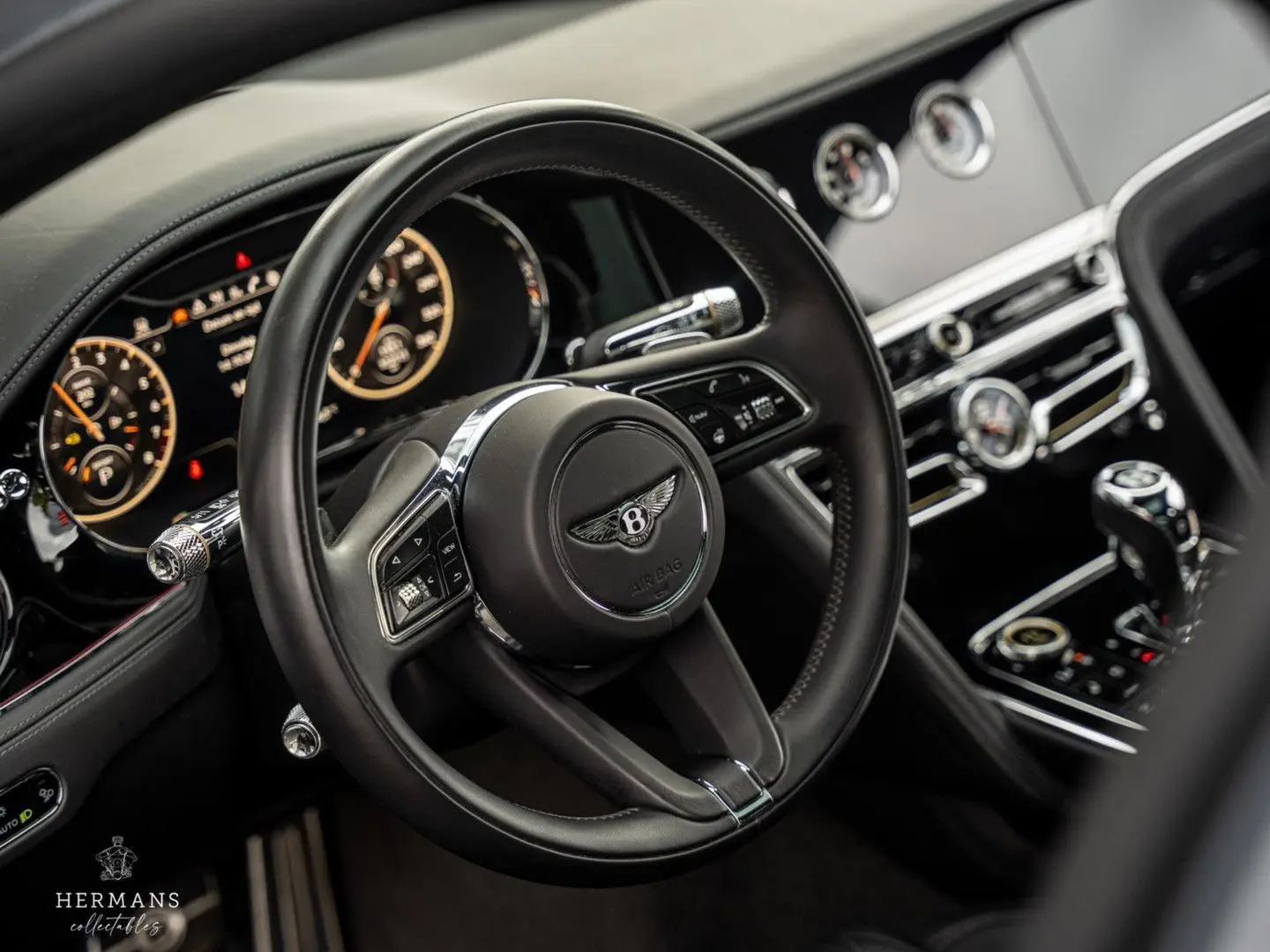 Flying Spur 2.9 V6 Hybrid   1st Owner   Rotating