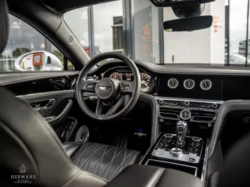 Flying Spur 2.9 V6 Hybrid   1st Owner   Rotating