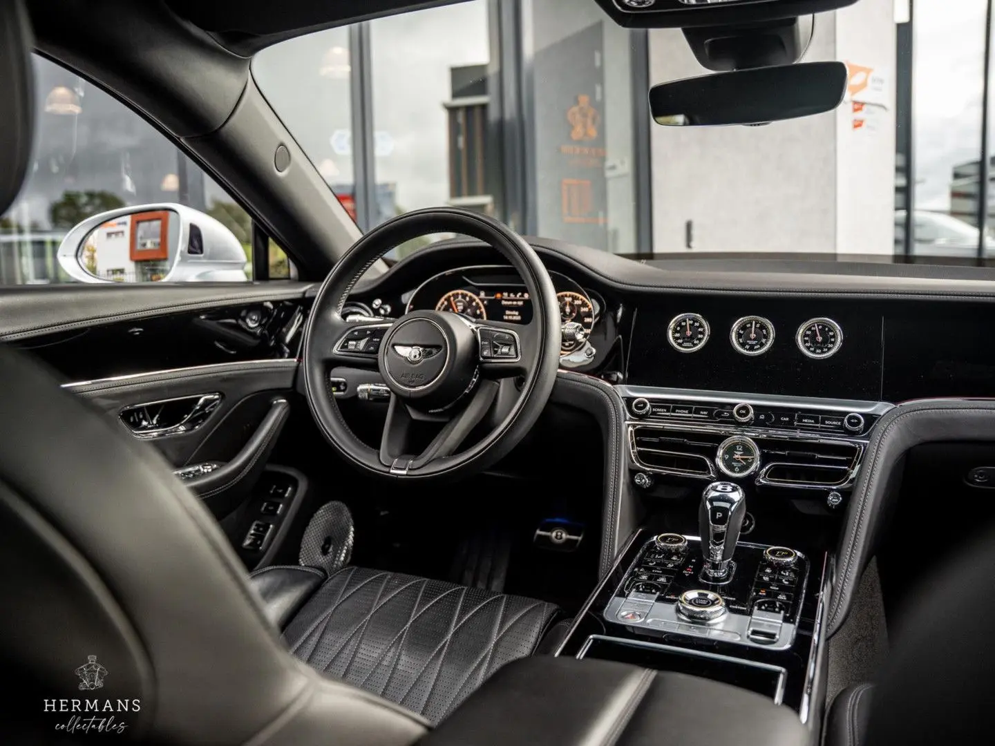 Flying Spur 2.9 V6 Hybrid   1st Owner   Rotating