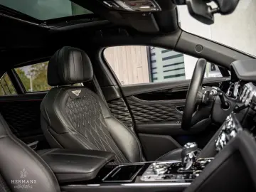 Flying Spur 2.9 V6 Hybrid   1st Owner   Rotating