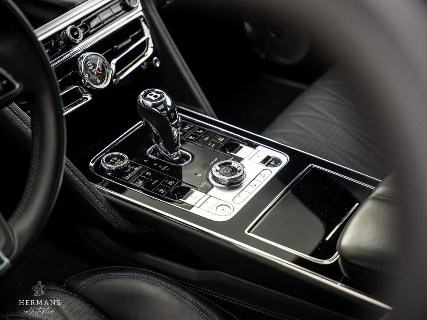 Flying Spur 2.9 V6 Hybrid   1st Owner   Rotating