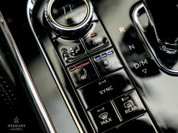 Flying Spur 2.9 V6 Hybrid   1st Owner   Rotating