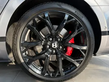 Flying Spur S V8 Carbon NAIM