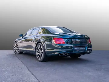 Flying Spur V8   Bentley Nürnberg