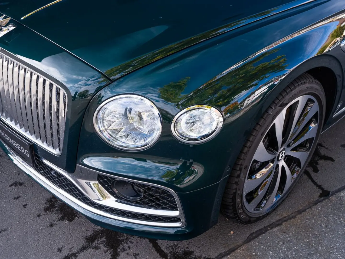 Flying Spur V8   Bentley Nürnberg