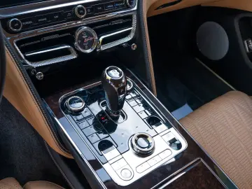 Flying Spur V8   Bentley Nürnberg