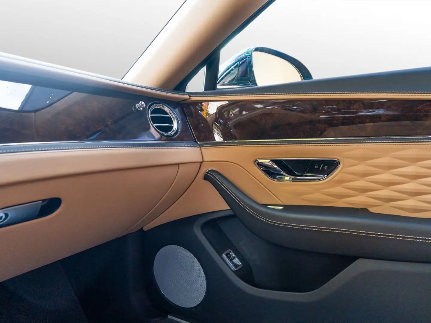 Flying Spur V8   Bentley Nürnberg