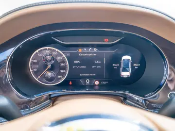 Flying Spur V8   Bentley Nürnberg