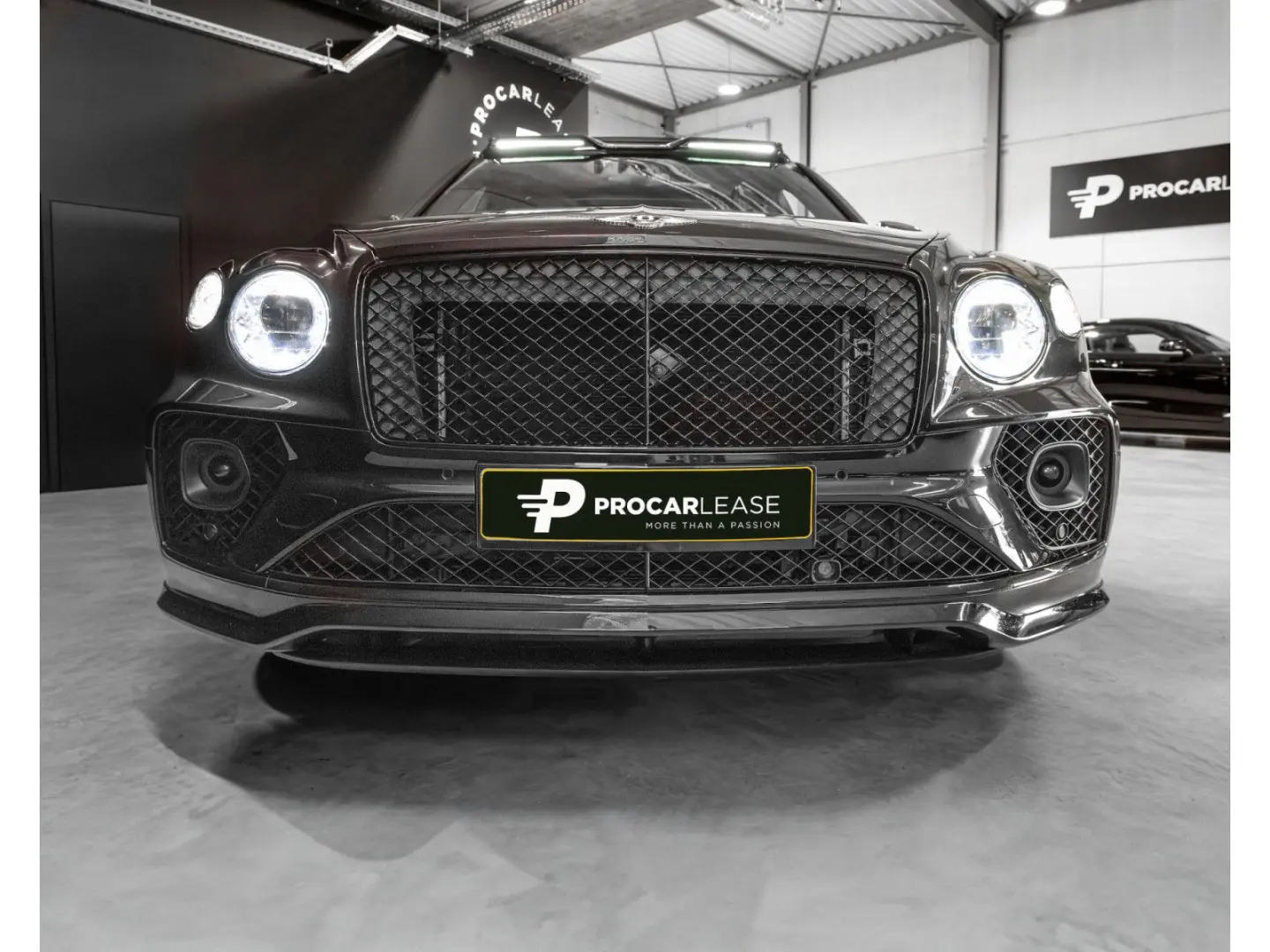 Bentayga V8 FIRST EDITION   STARTECH  LED MULLIN