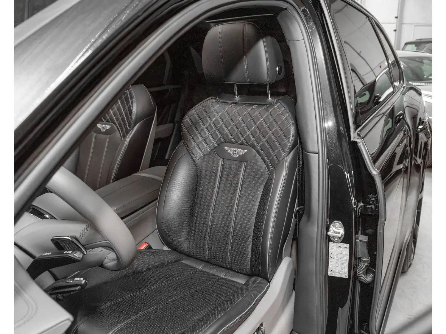 Bentayga V8 FIRST EDITION   STARTECH  LED MULLIN