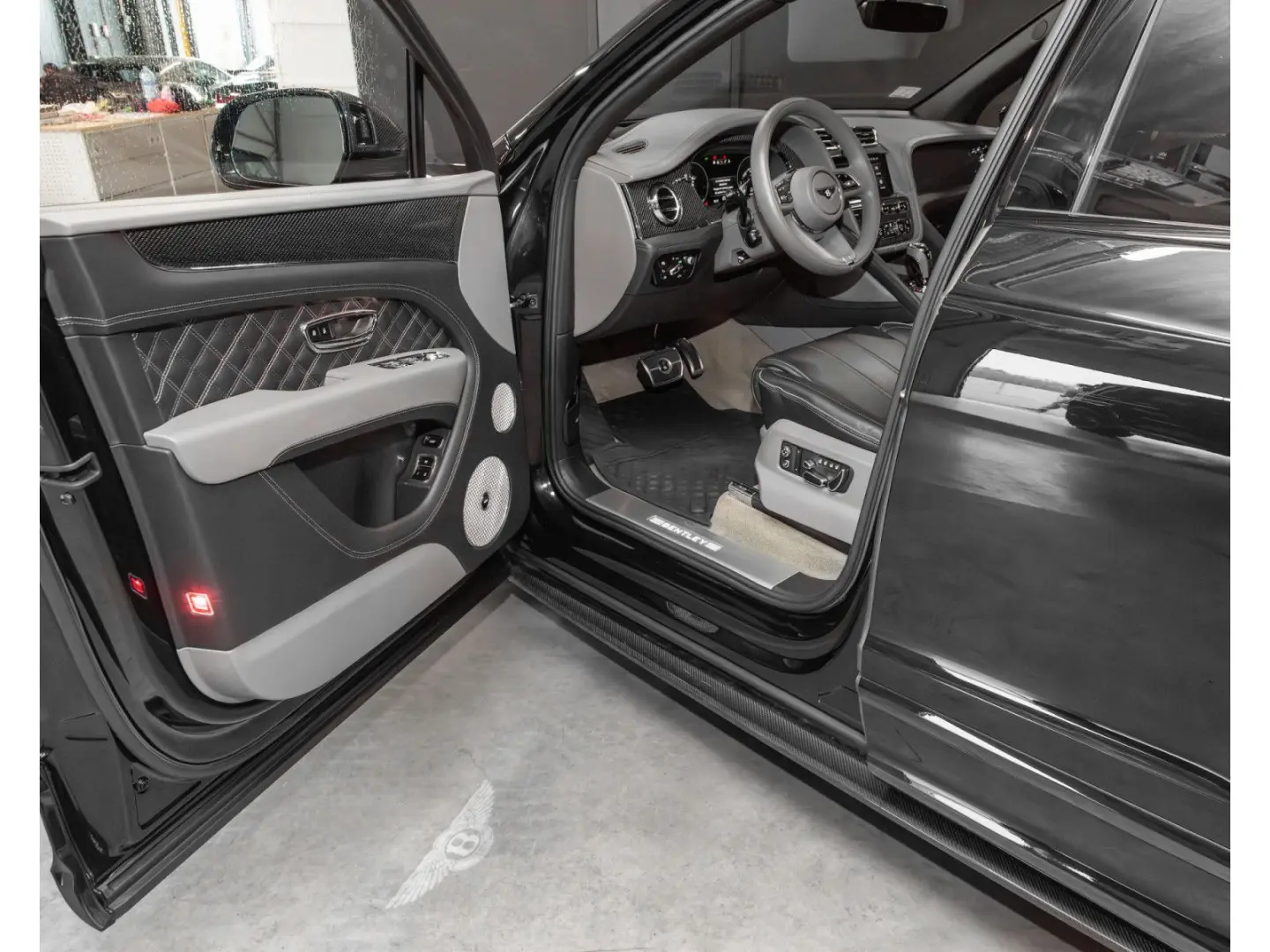 Bentayga V8 FIRST EDITION   STARTECH  LED MULLIN