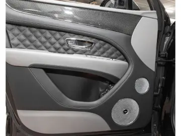 Bentayga V8 FIRST EDITION   STARTECH  LED MULLIN