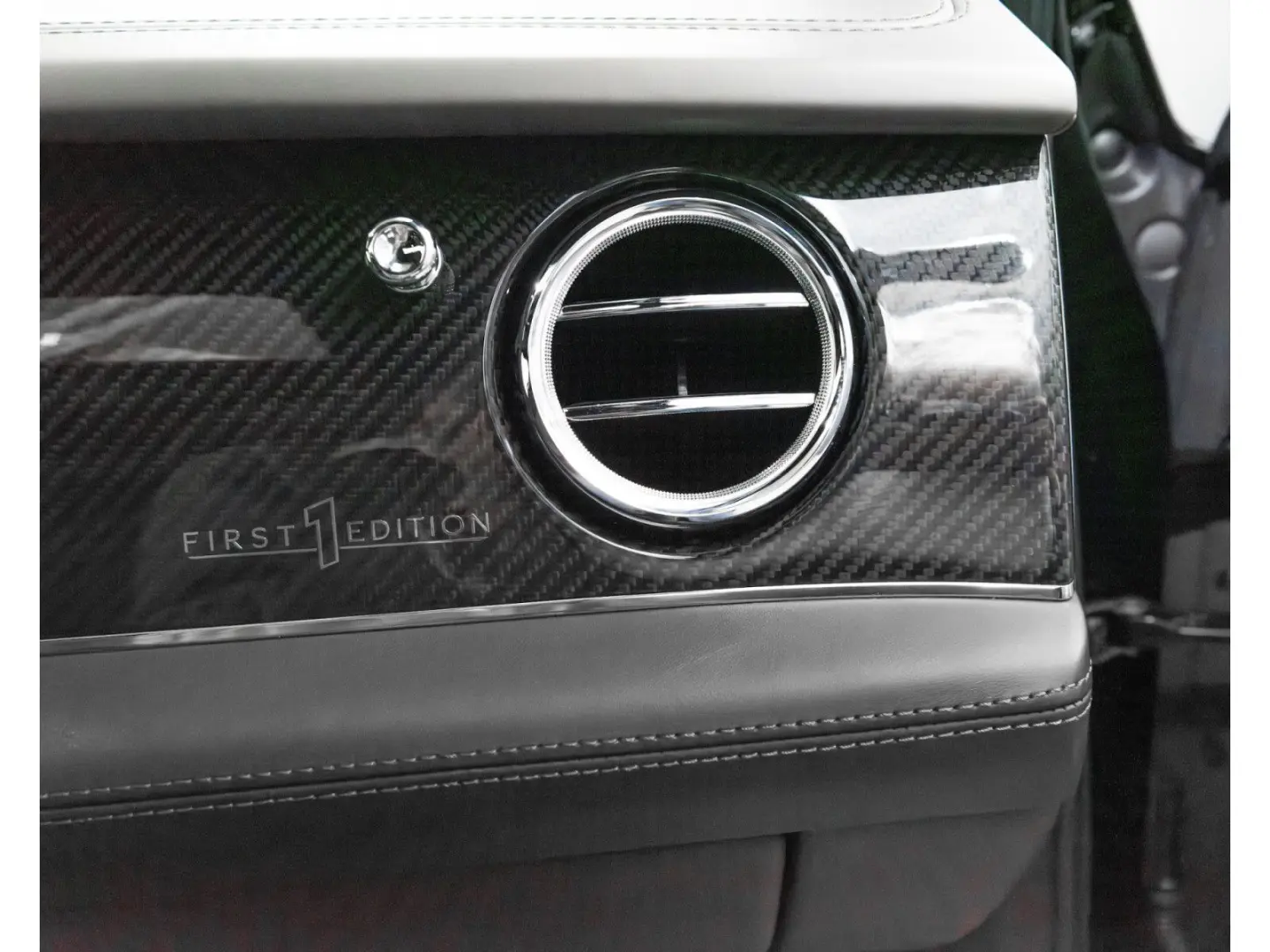 Bentayga V8 FIRST EDITION   STARTECH  LED MULLIN