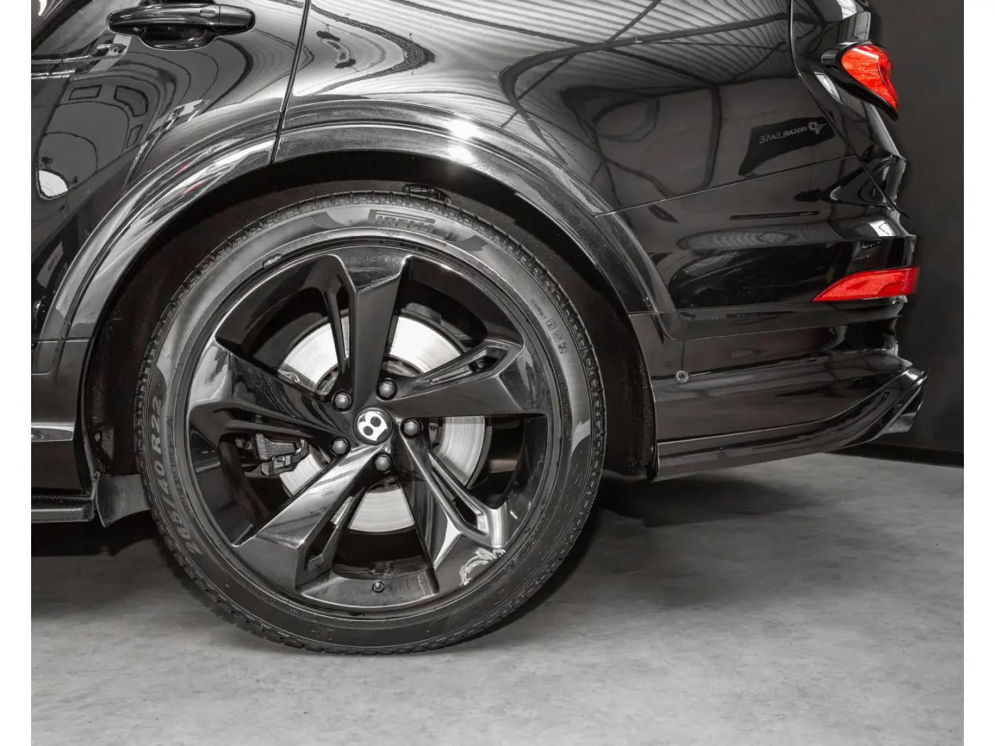 Bentayga V8 FIRST EDITION   STARTECH  LED MULLIN