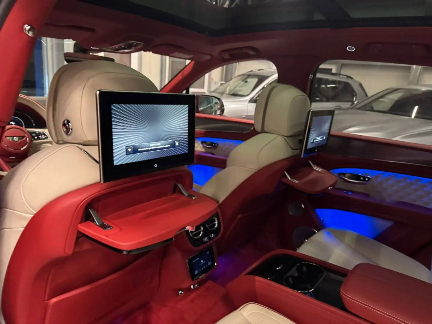 BENTAYGA AZURE DUO TONE MULLINER 4-SEATS FULLY