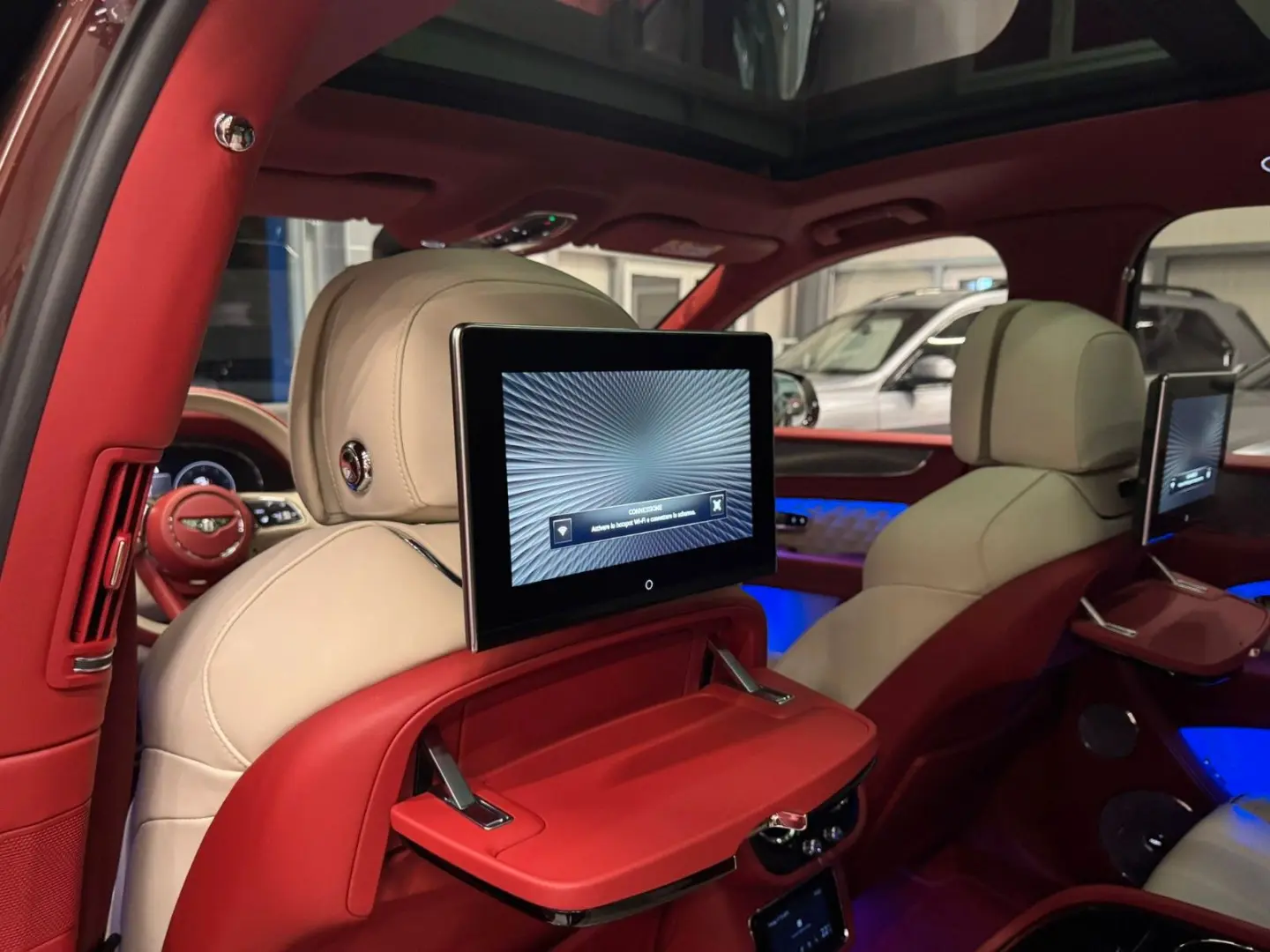 BENTAYGA AZURE DUO TONE MULLINER 4-SEATS FULLY