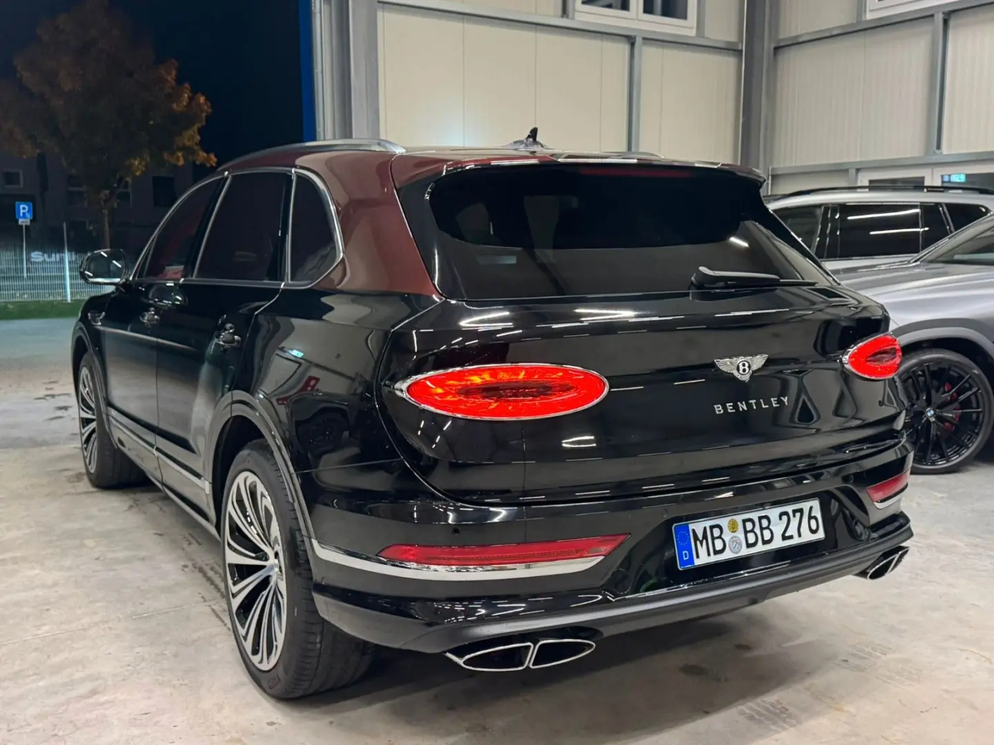 BENTAYGA AZURE DUO TONE MULLINER 4-SEATS FULLY