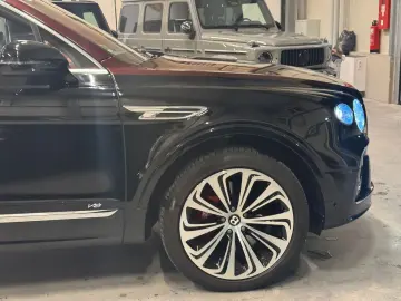 BENTAYGA AZURE DUO TONE MULLINER 4-SEATS FULLY