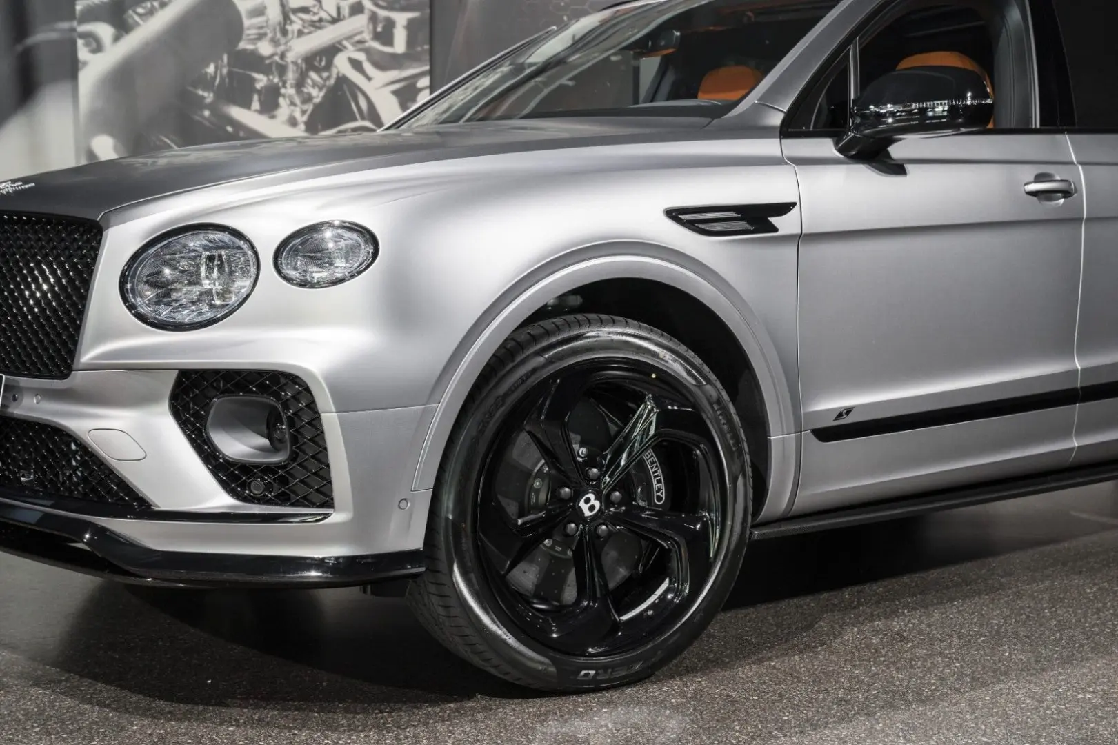 BENTAYGA S   MULLINER DUO-TONE   NAIM-SOUND