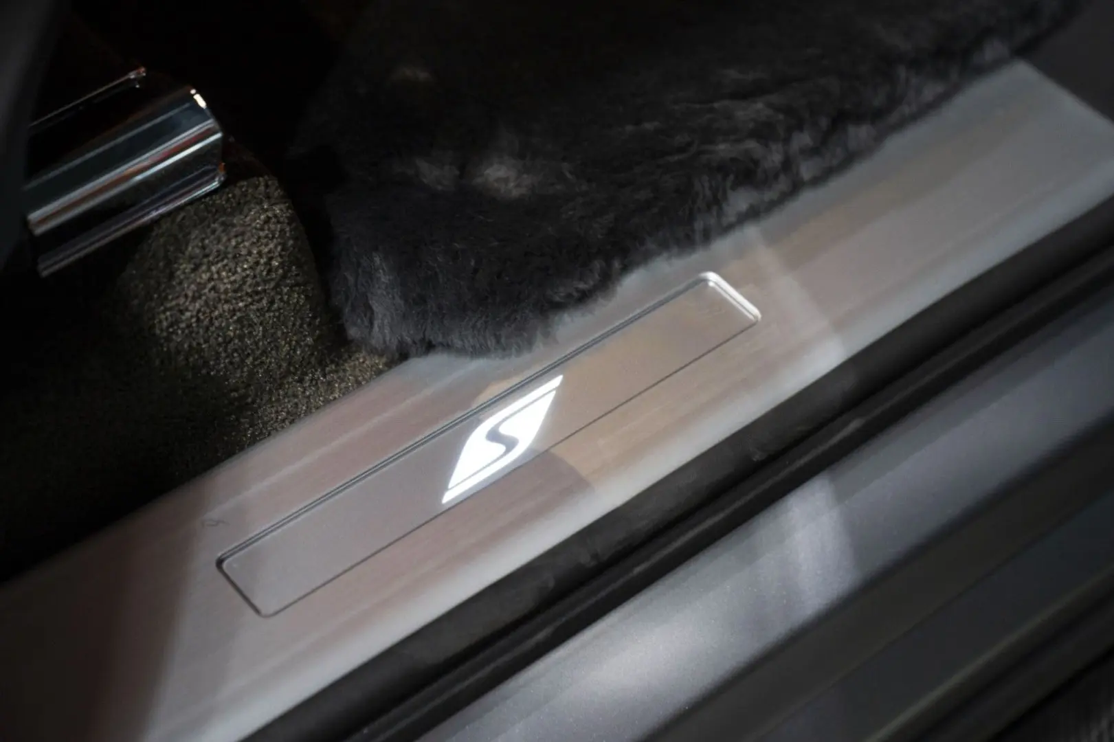 BENTAYGA S   MULLINER DUO-TONE   NAIM-SOUND