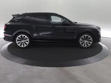 Bentayga 4.0 V8   First Edition   TV hinten   Na