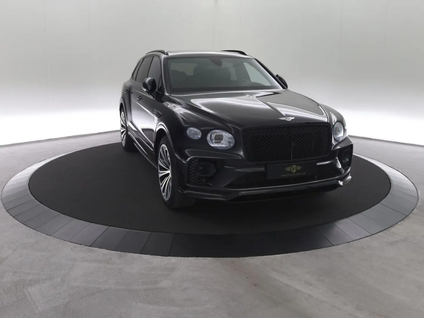 Bentayga 4.0 V8   First Edition   TV hinten   Na