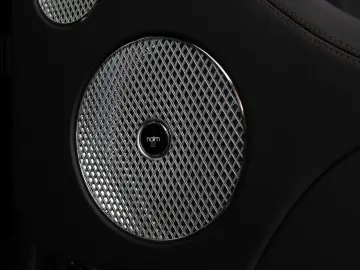 Bentayga 4.0 V8   First Edition   TV hinten   Na