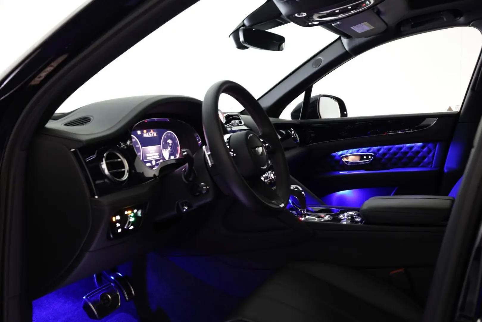 Bentayga 4.0 V8   First Edition   TV hinten   Na