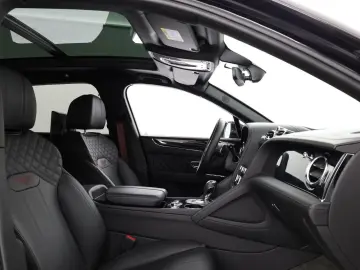 Bentayga 4.0 V8   First Edition   TV hinten   Na