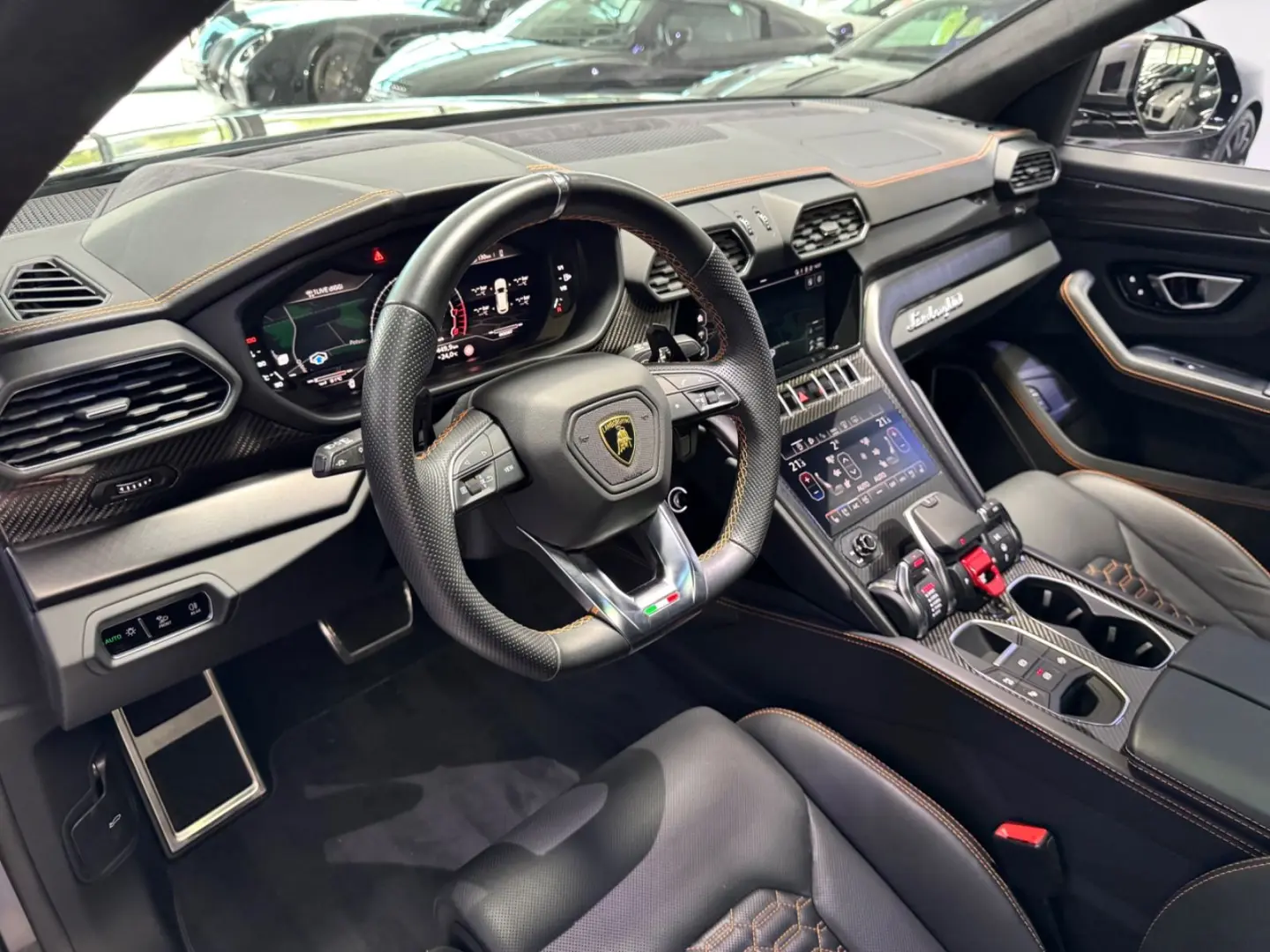 URUS 4.0 V8 CARBON ADAS MASSAGE PANO 23