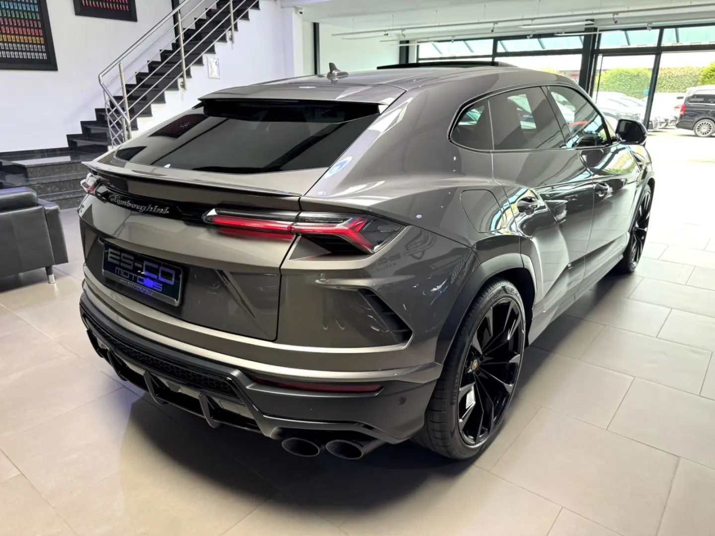 URUS 4.0 V8 CARBON ADAS MASSAGE PANO 23