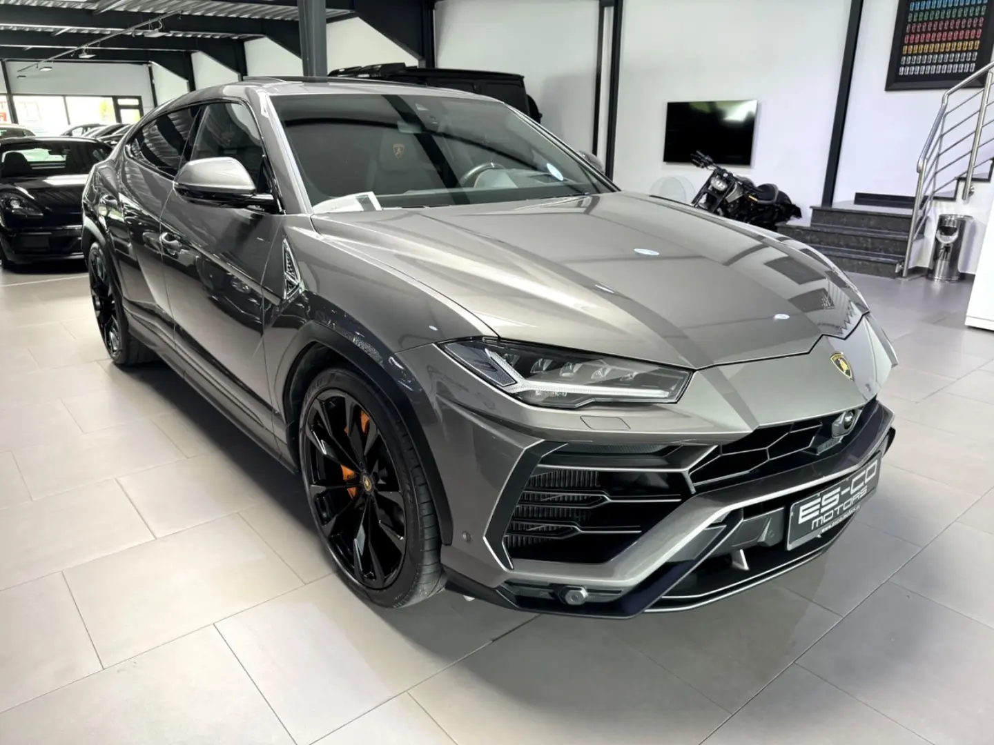 URUS 4.0 V8 CARBON ADAS MASSAGE PANO 23