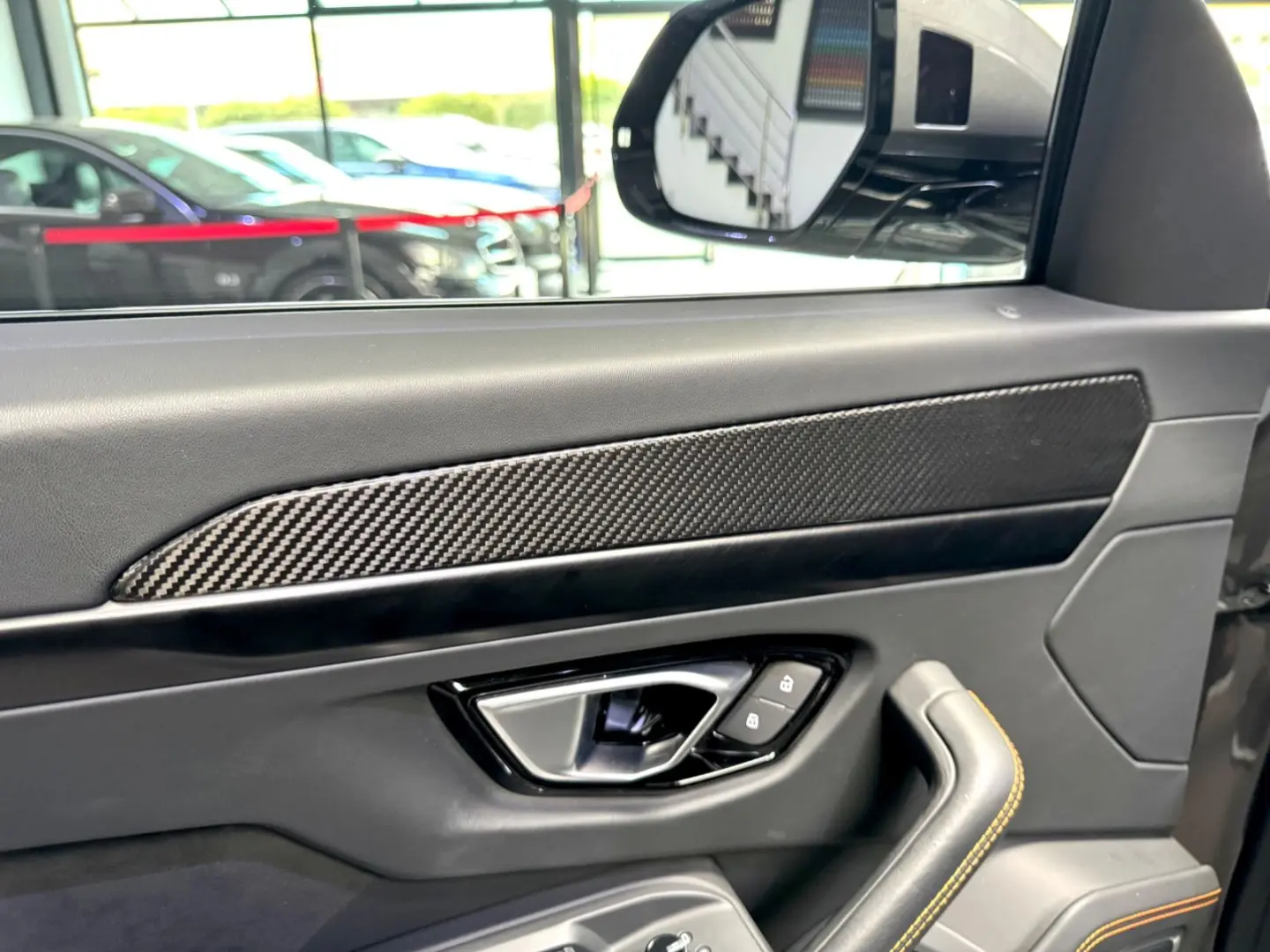 URUS 4.0 V8 CARBON ADAS MASSAGE PANO 23