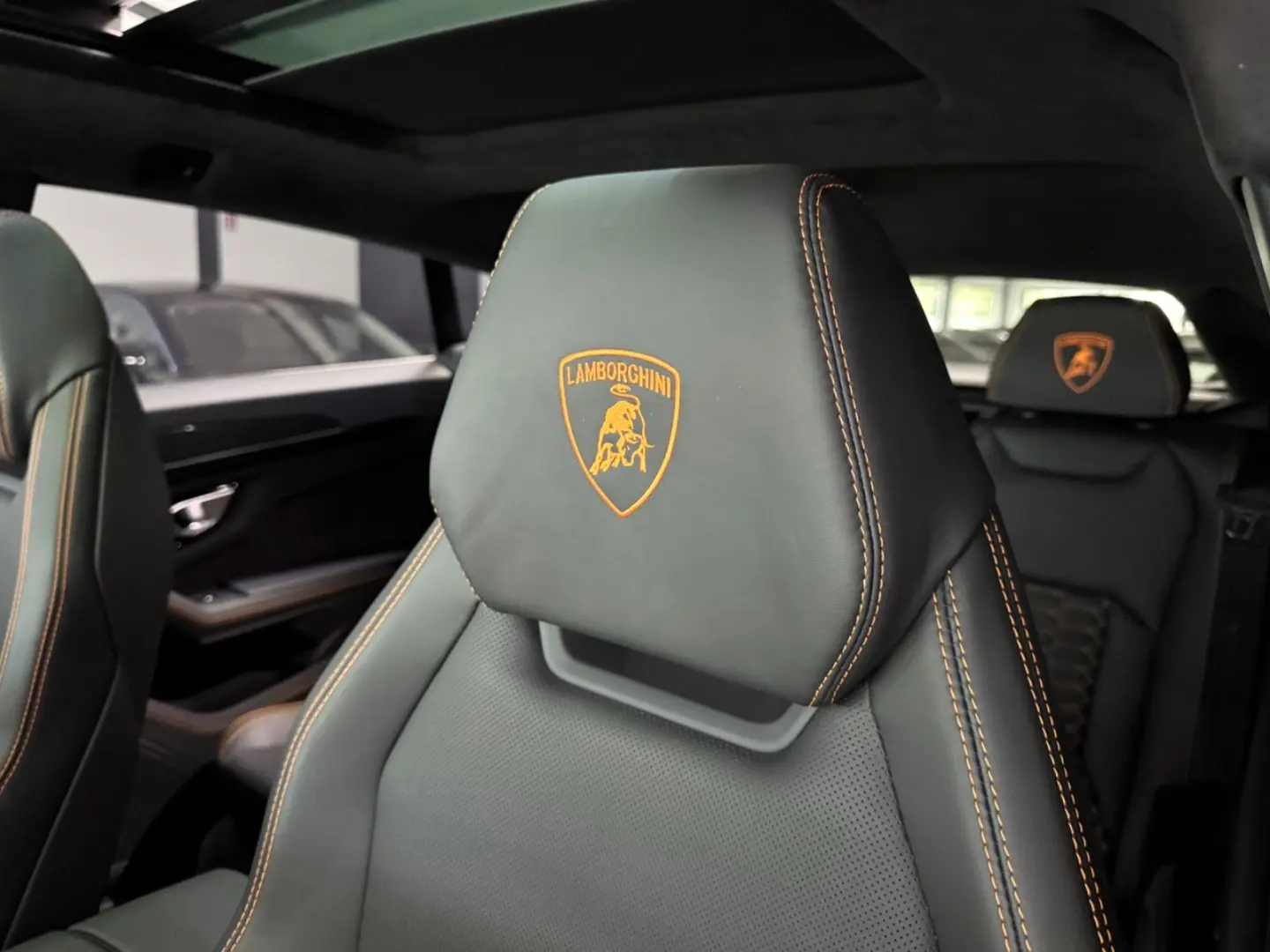 URUS 4.0 V8 CARBON ADAS MASSAGE PANO 23