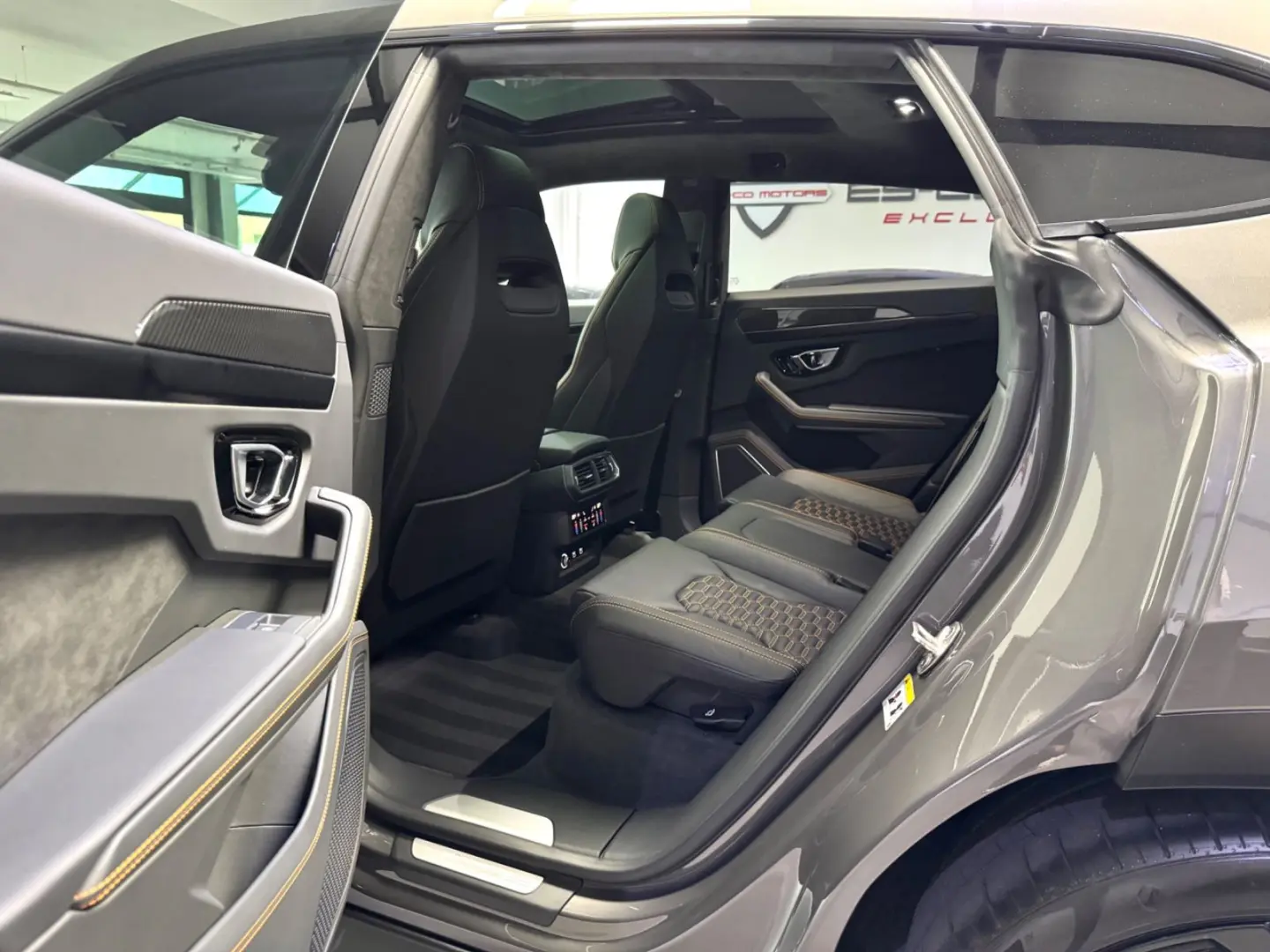 URUS 4.0 V8 CARBON ADAS MASSAGE PANO 23