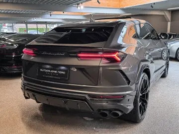 Urus Cabon RearSeat B&O