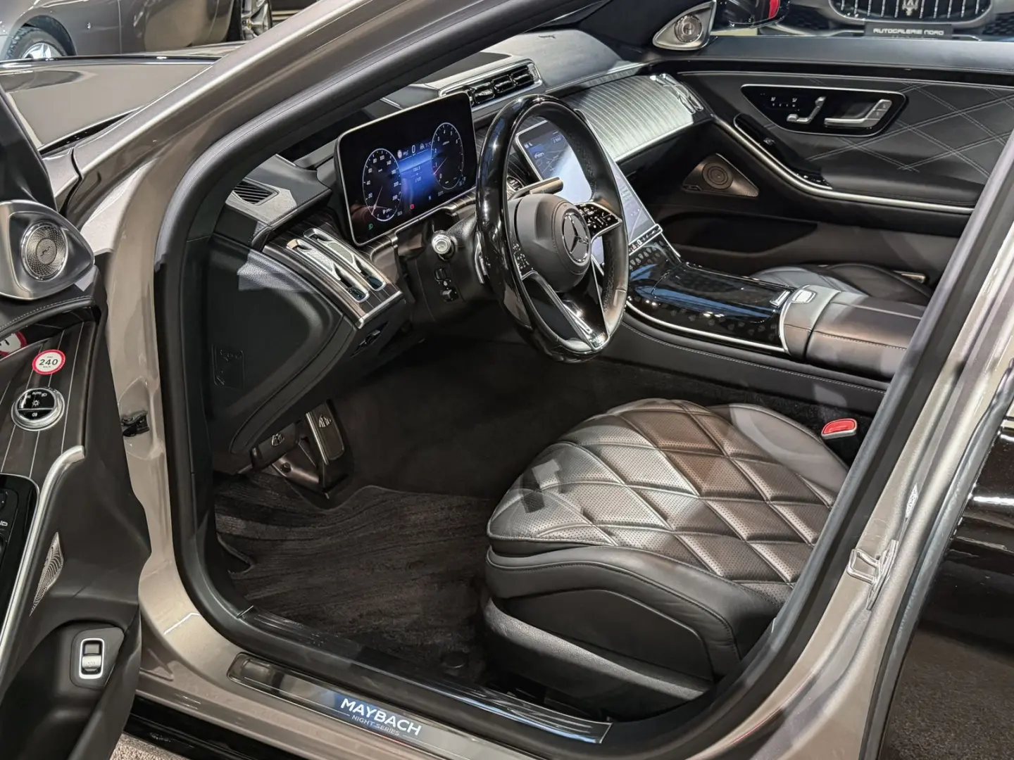 S 580 Maybach Night Series Duotone Burmester4D