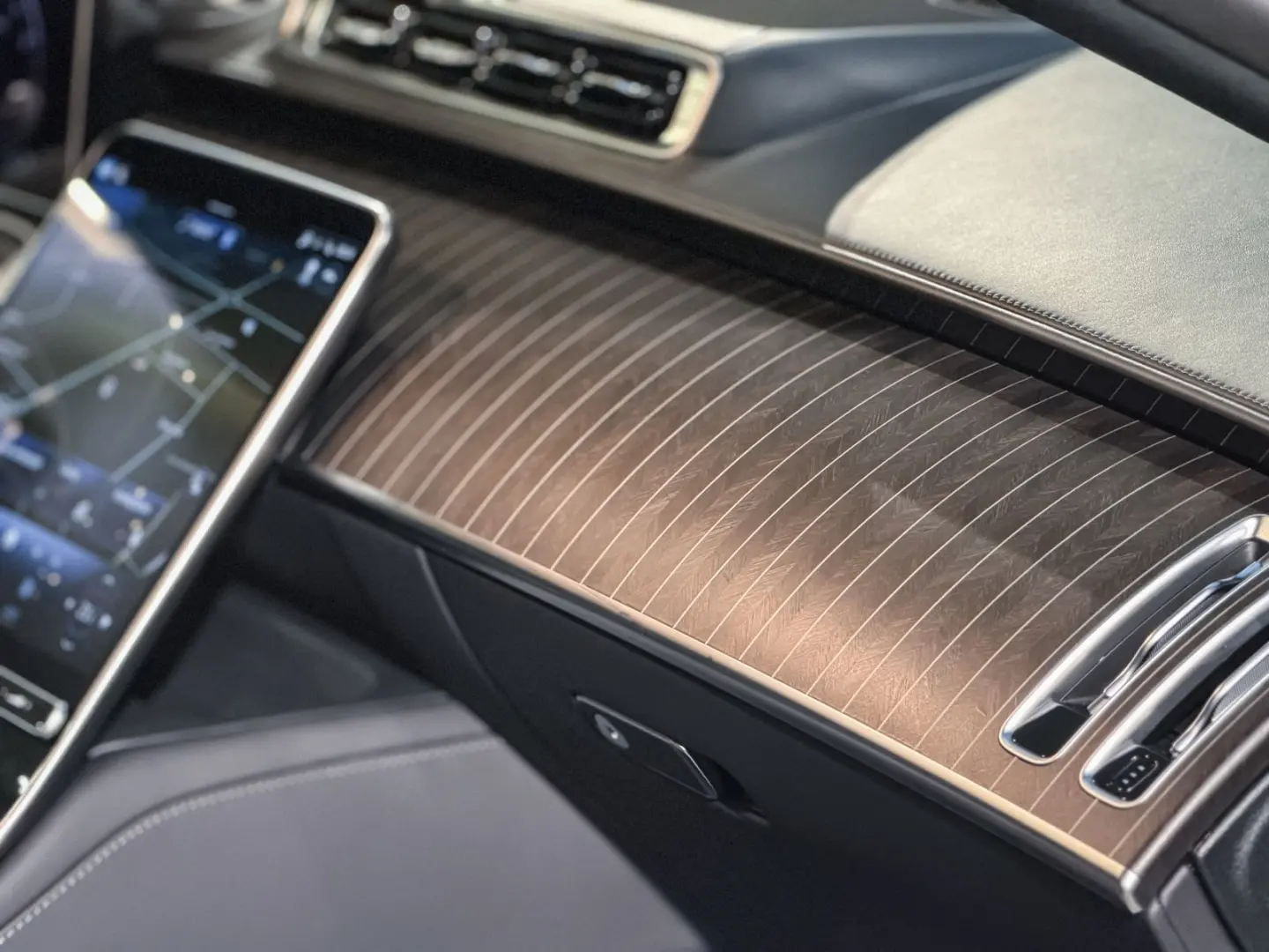 S 580 Maybach Night Series Duotone Burmester4D