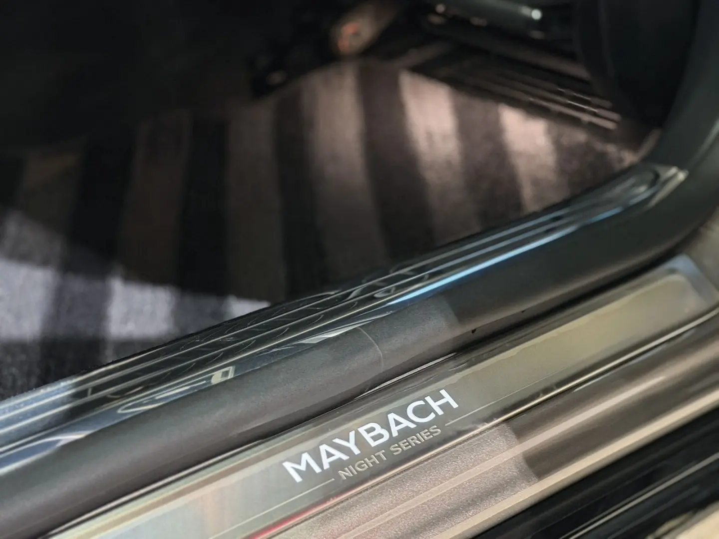 S 580 Maybach Night Series Duotone Burmester4D